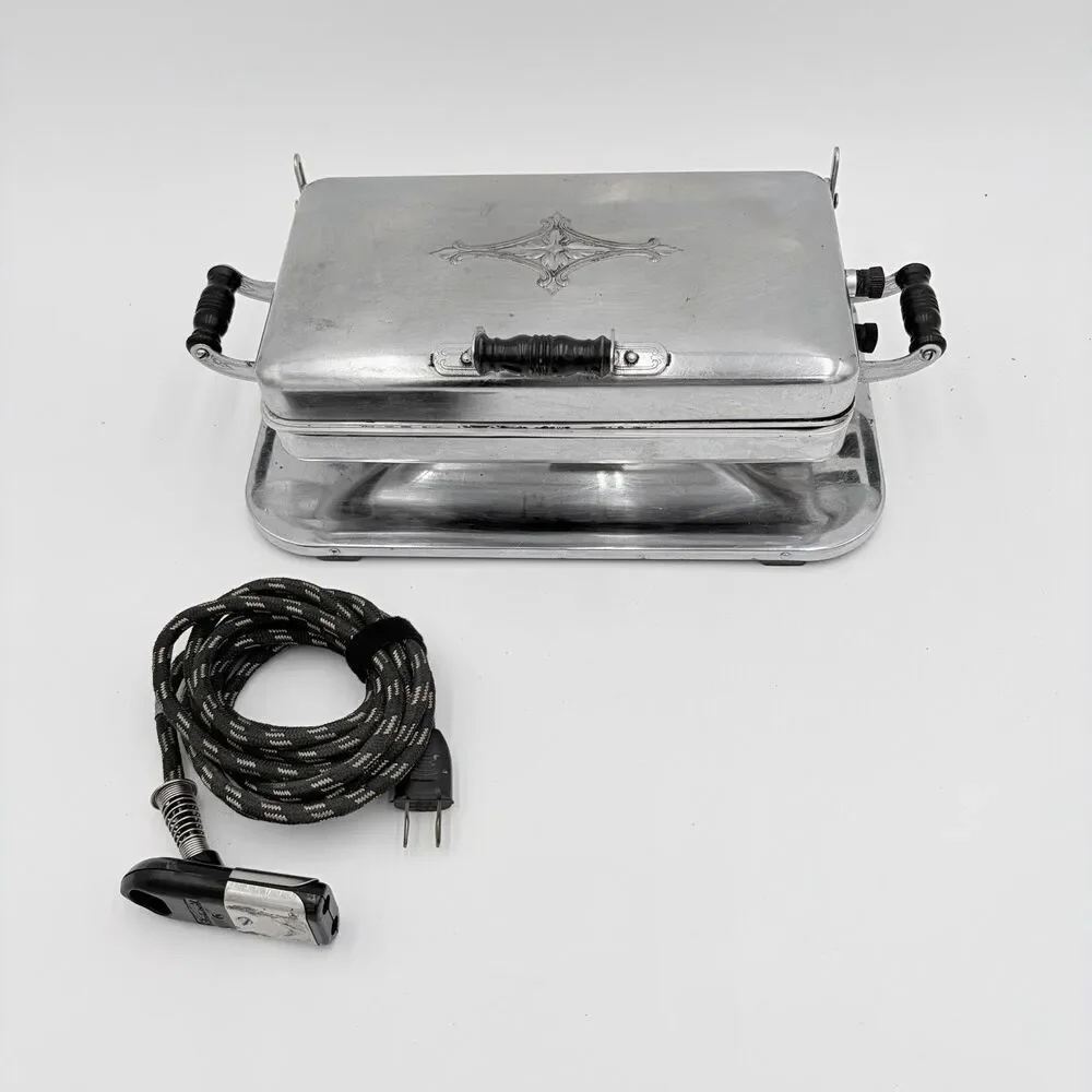 UNIVERSAL Electric Waffle Iron Grill E7360E LANDERS FRARY & CLARK Tested Works